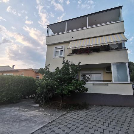 Nice Sunny Apartment Pula Zewnętrze zdjęcie